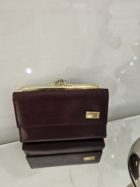 Vintage Ferree Compact Leather Wallet - Burgundy with Gold Accent